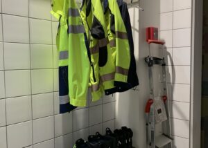 ASANA Spital Leuggern Edelstahl Garderobe Rettungsdienst